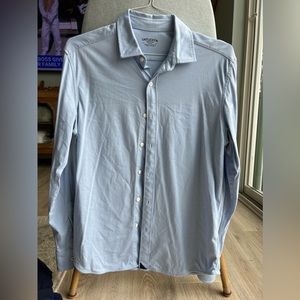 Untuckit medium slim fit button down shirt.